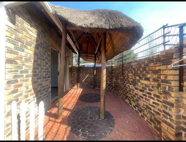 2 BEDROOM PROPERTY TO RENT IN NOORDHEUWEL